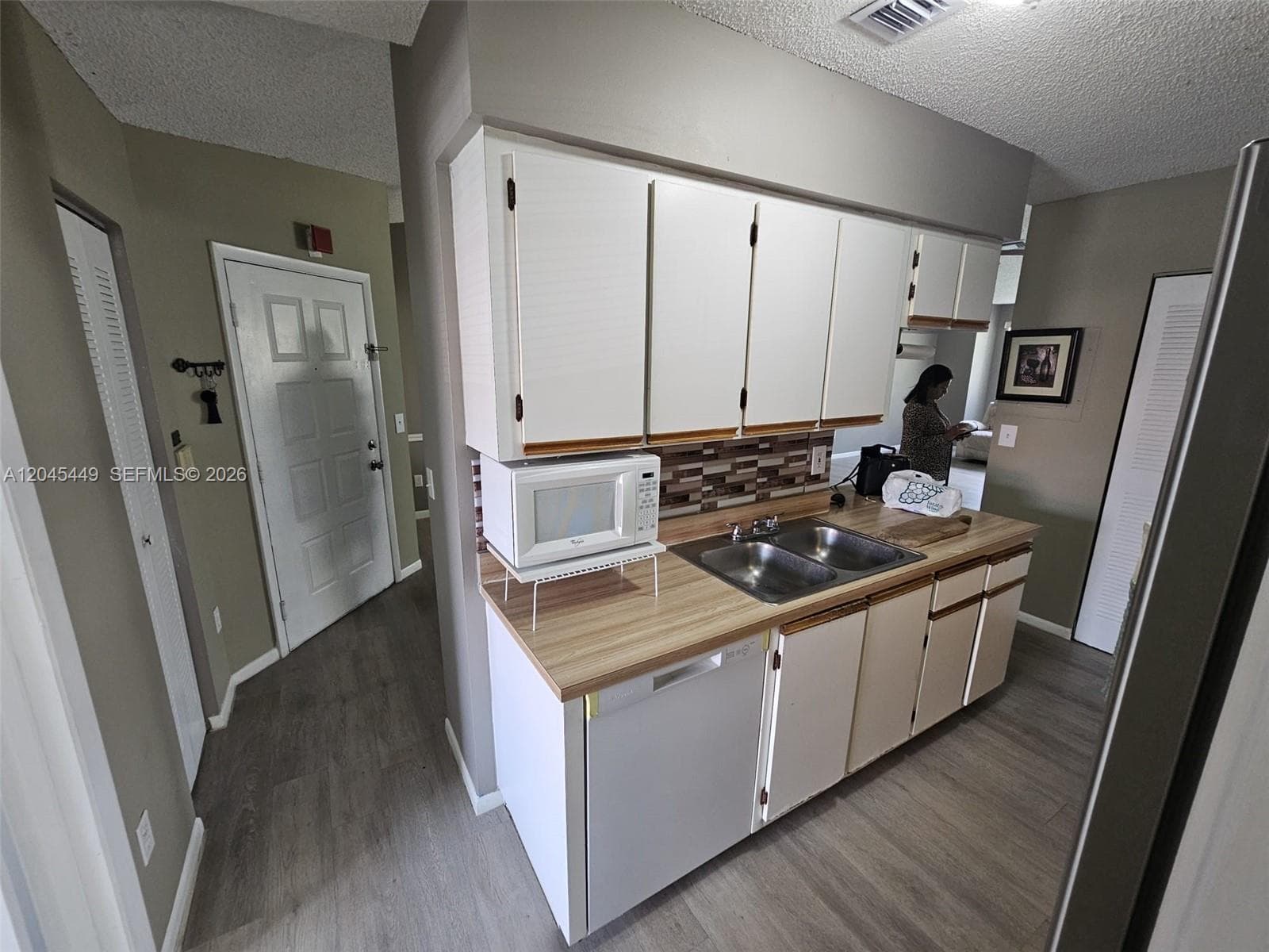 18306 NW 68th Ave # H, Hialeah FL 33015 photo 4