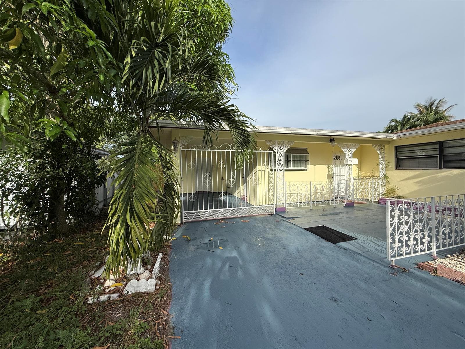 124 NW 45th Avenue, Plantation FL 33317