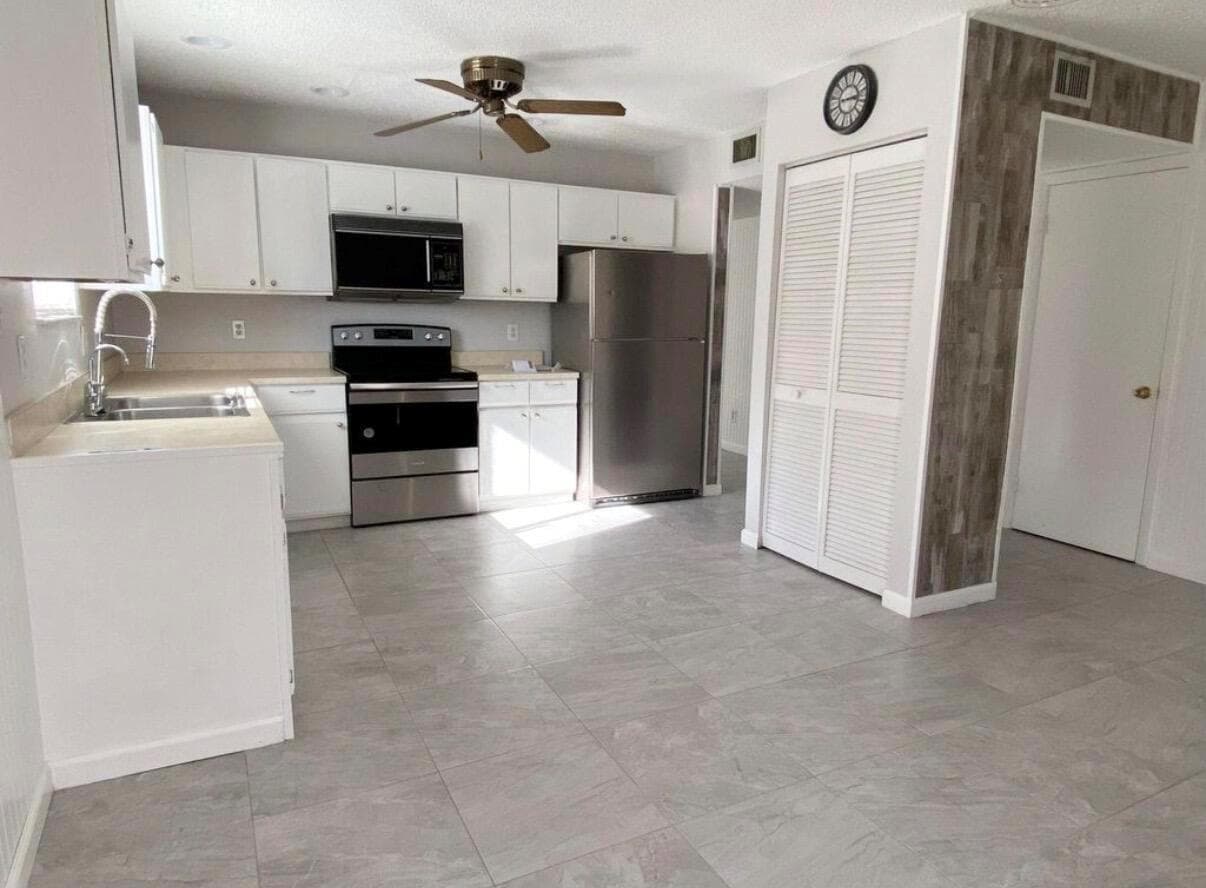 371 Maplecrest Circle, Jupiter FL 33458 photo 5