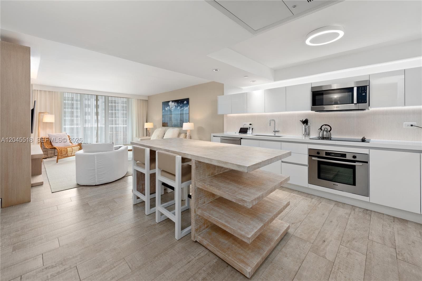 102 24th St # 1110, Miami Beach, FL 33139 photo 3