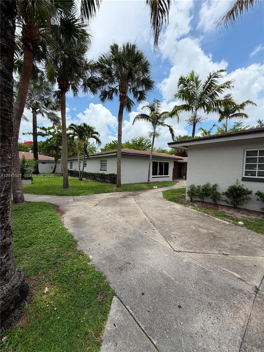 2557 NW 60TH TER, Sunrise FL 33313 photo 2