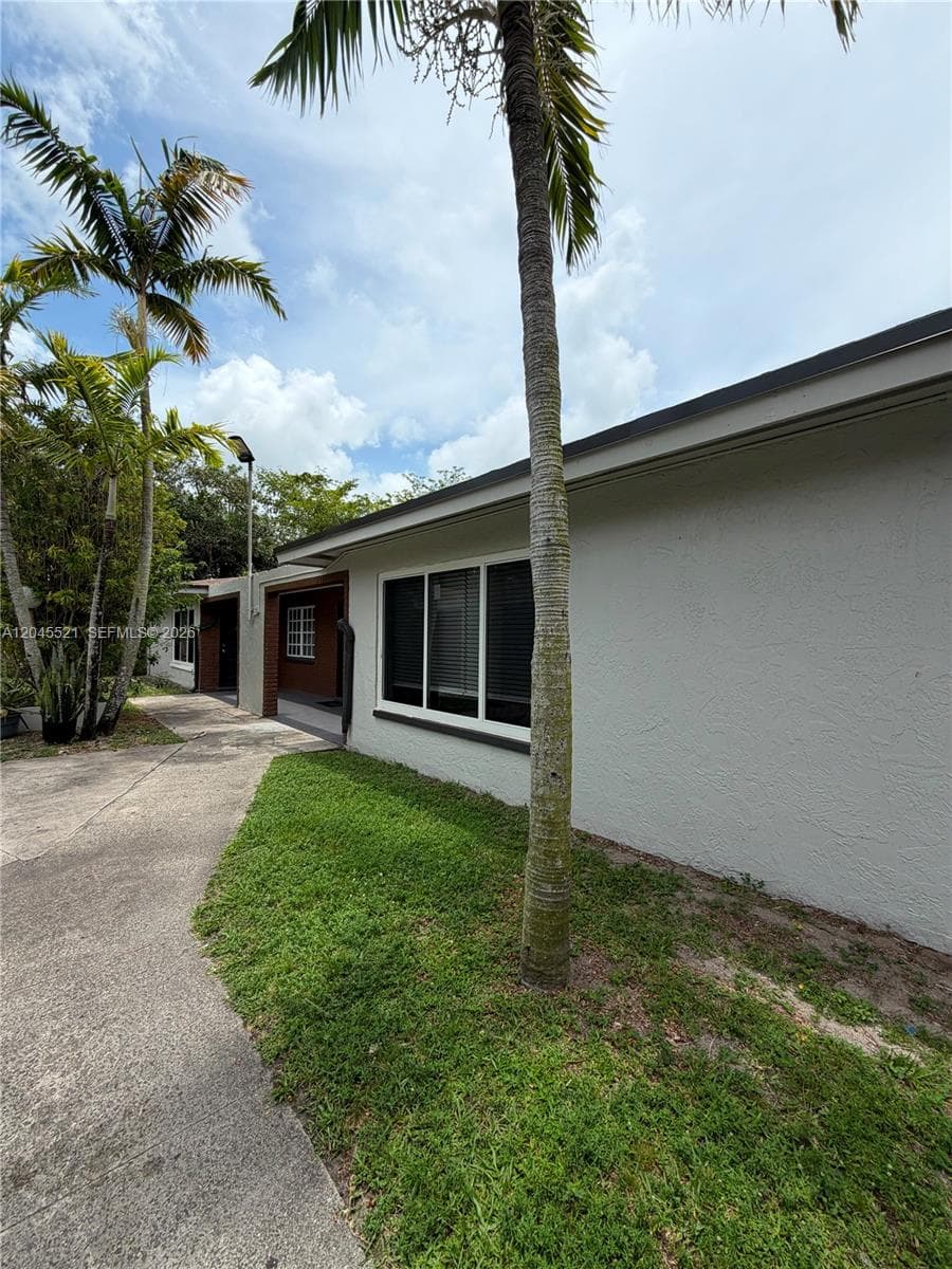 2557 NW 60TH TER, Sunrise FL 33313 photo 3