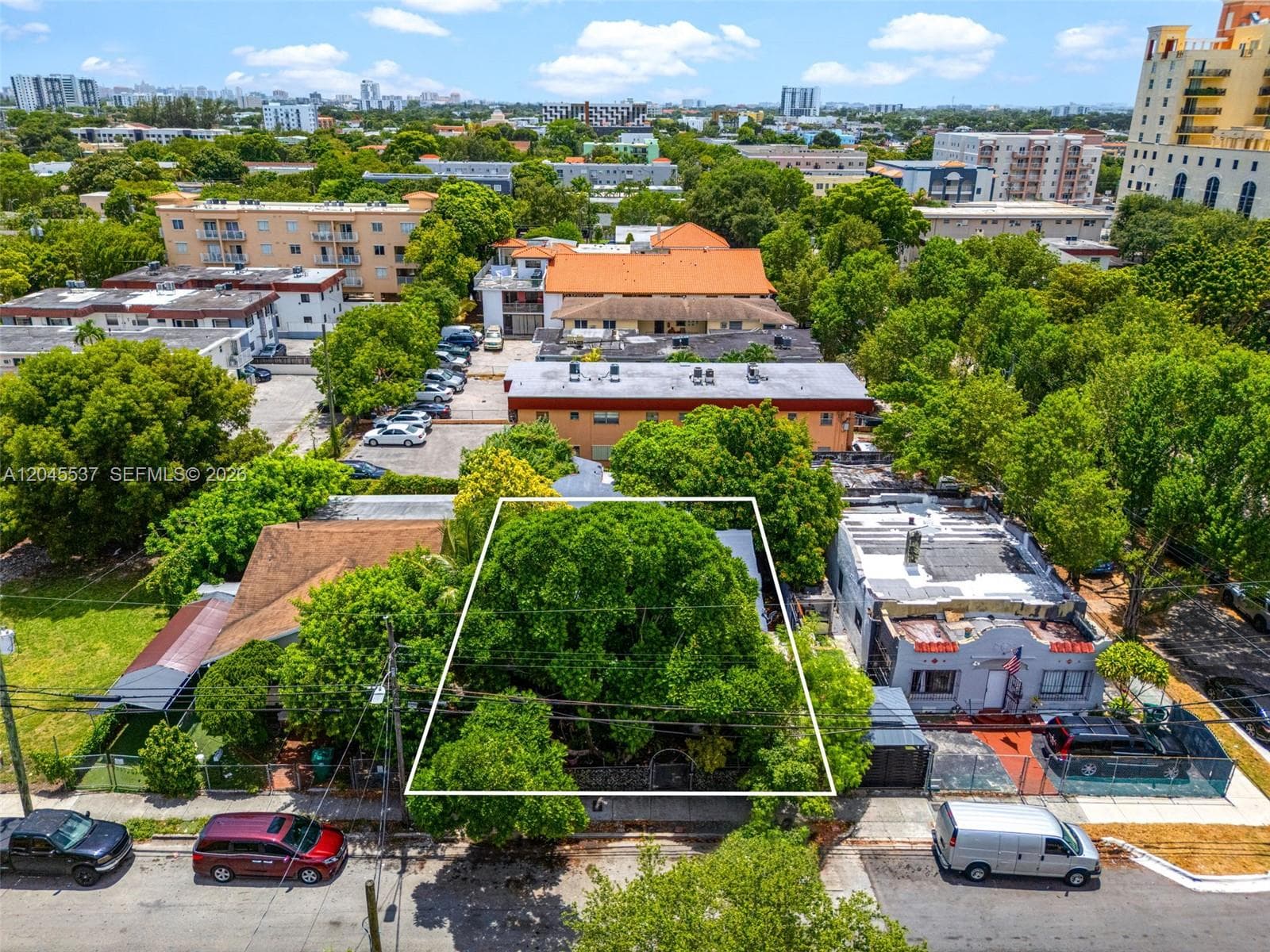 210 SW 13th Ave, Miami FL 33135 photo 2