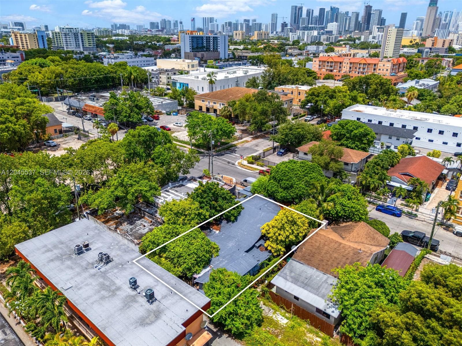 210 SW 13th Ave, Miami FL 33135 photo 4