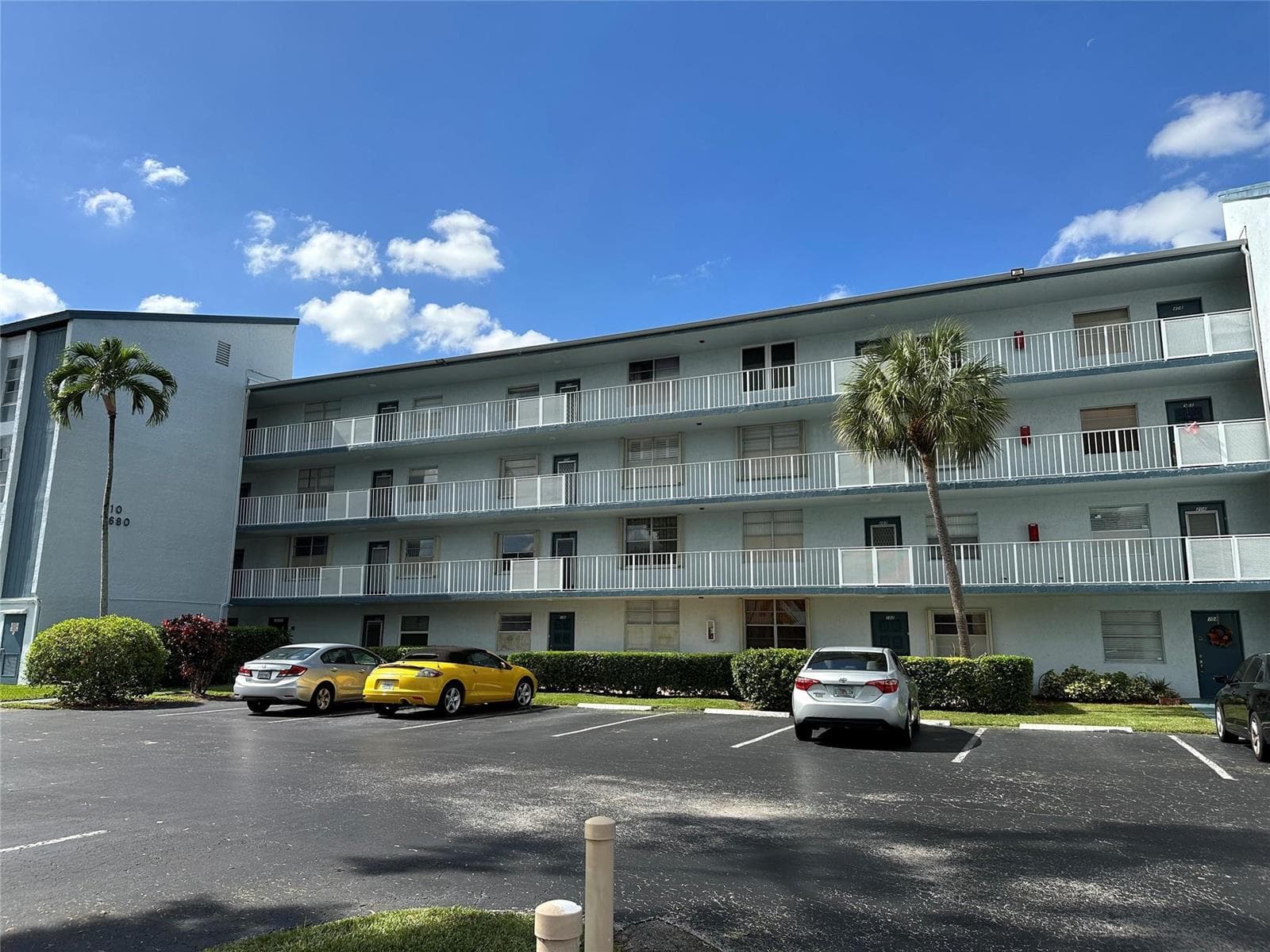 7680 NW 18th Street # 406, Margate FL 33063