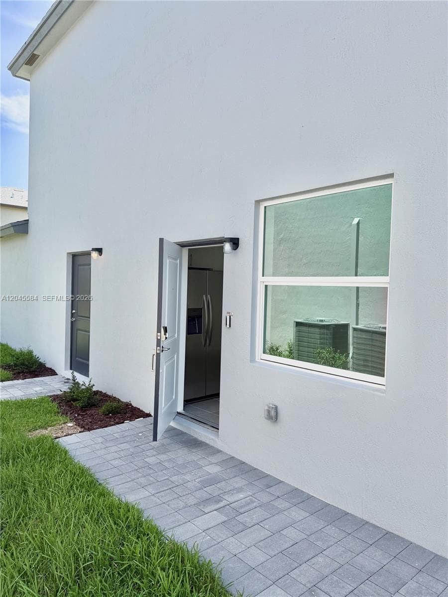 19678 sw 338 terr # 2, Homestead FL 33034 photo 2
