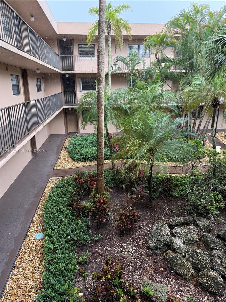 10975 SW 107th St # 302, Miami FL 33176 photo 2