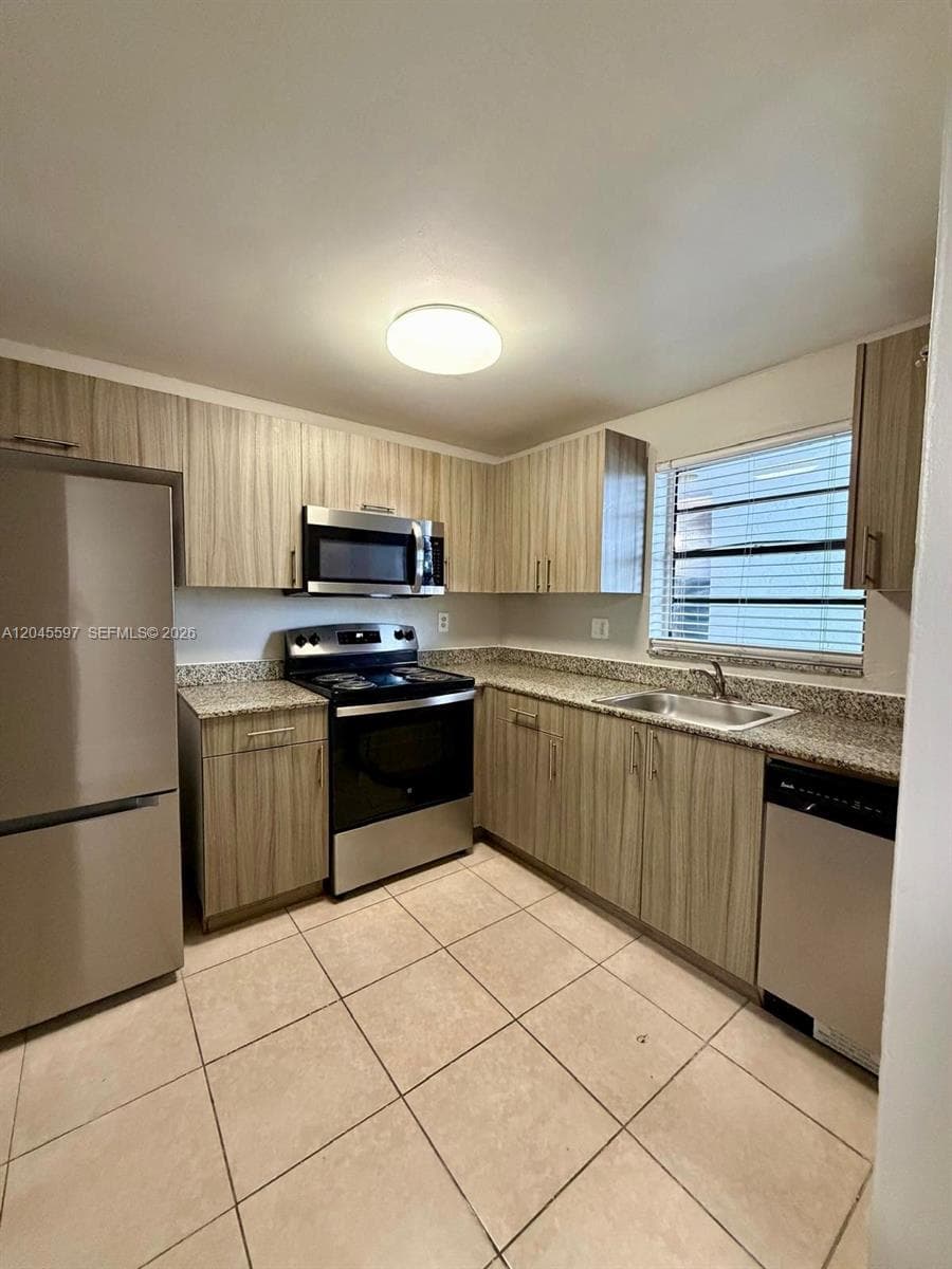 2011 NW 55th Ave # 209, Lauderhill FL 33313 photo 5