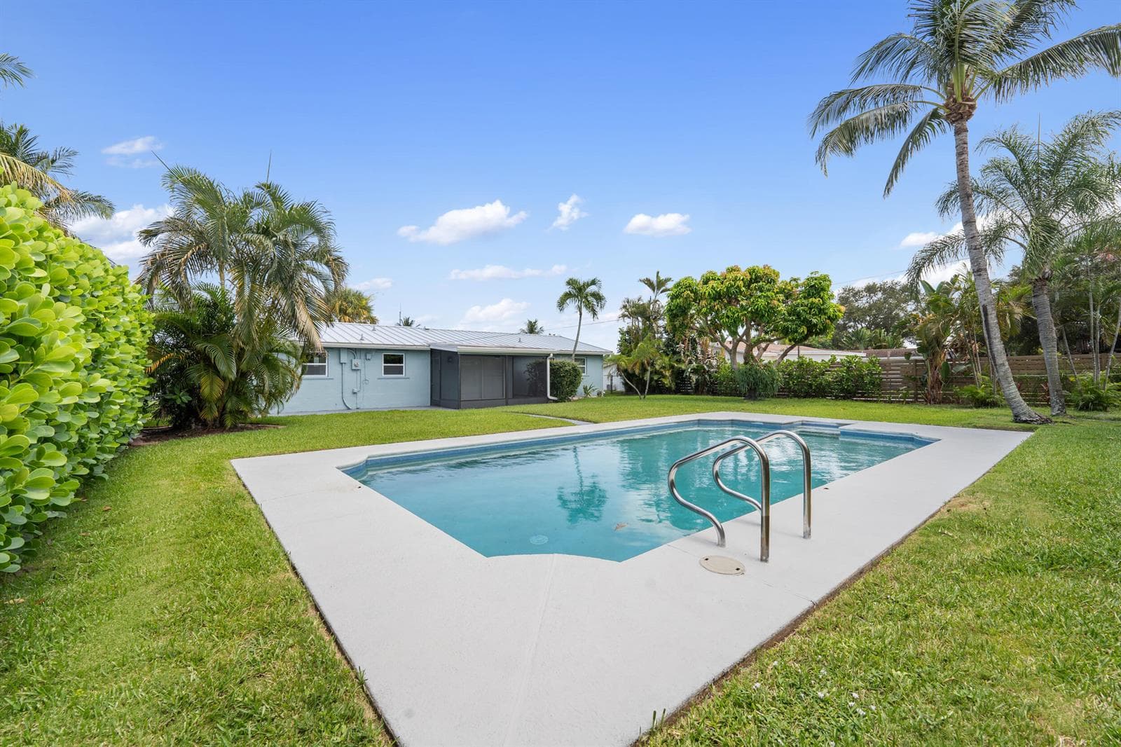 204 Circle E, Jupiter FL 33458 photo 3