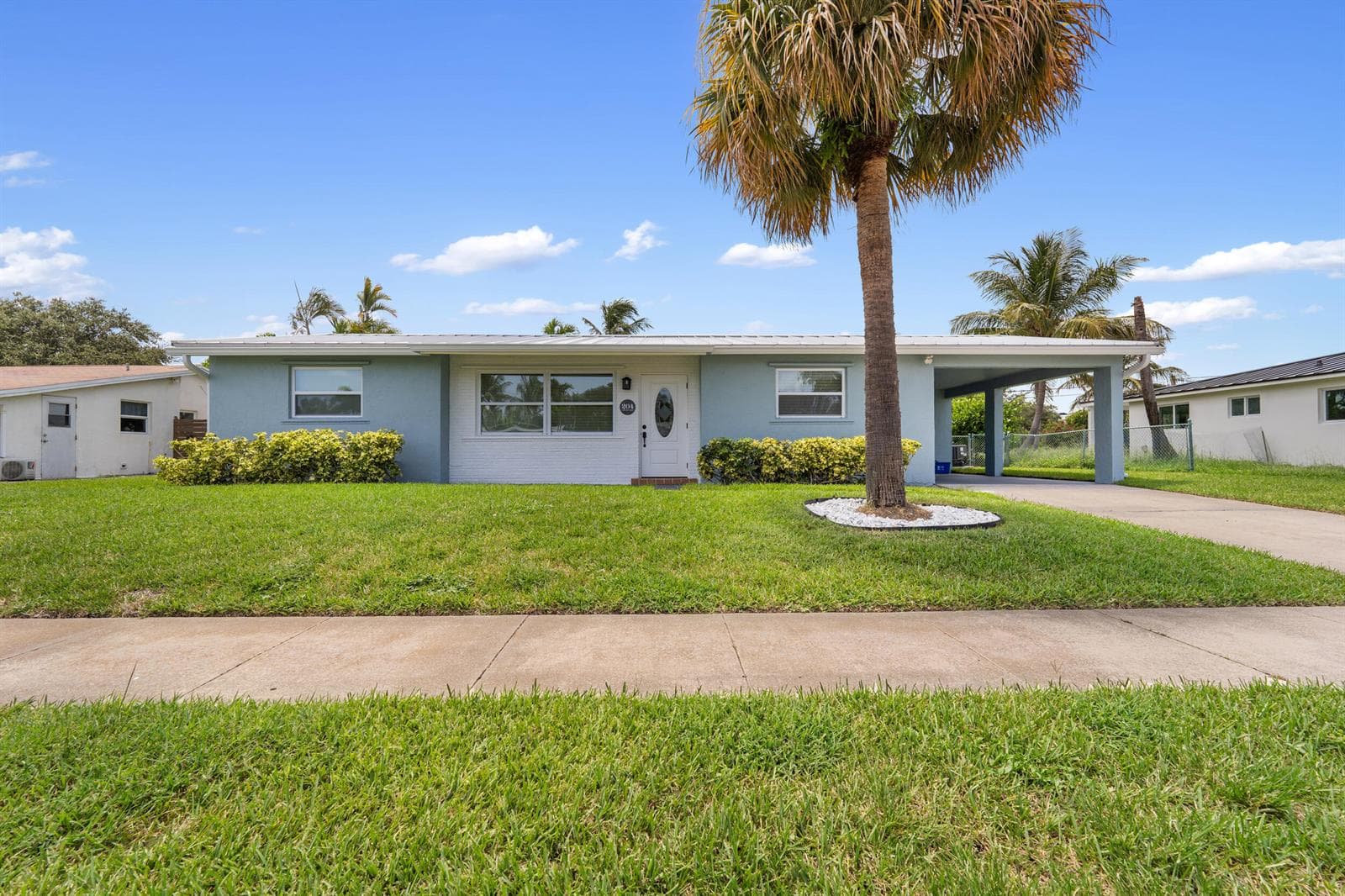 204 Circle E, Jupiter FL 33458