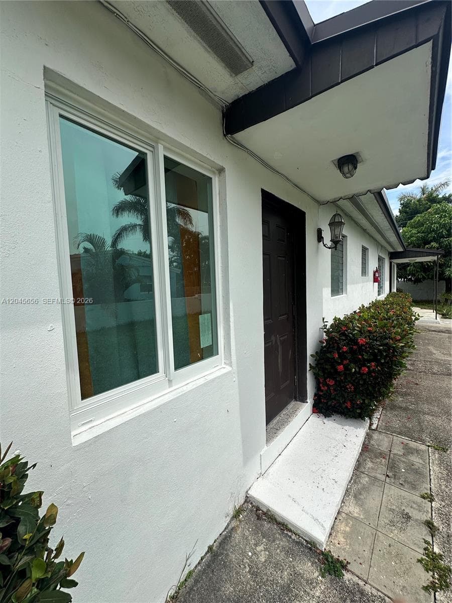 809 NE 2nd St unit 1-2, Hallandale Beach FL 33009 photo 5