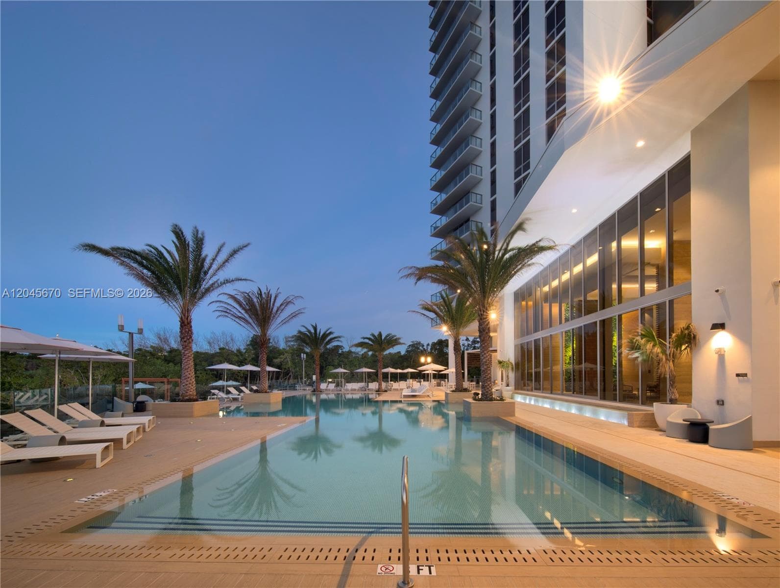 16385 Biscayne Blvd # 2601, North Miami Beach FL 33160 photo 4