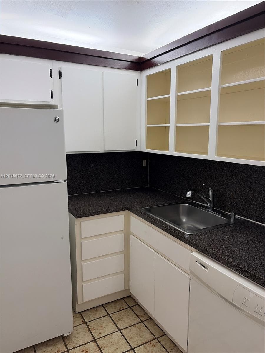 1150 Collins Ave # 404, Miami Beach, FL 33139 photo 2