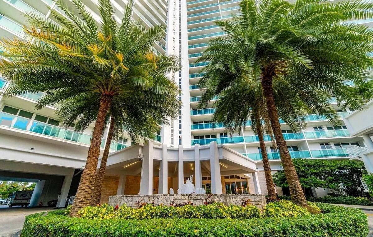 100 Bayview Drive # 1825, Sunny Isles Beach FL 33160 photo 3