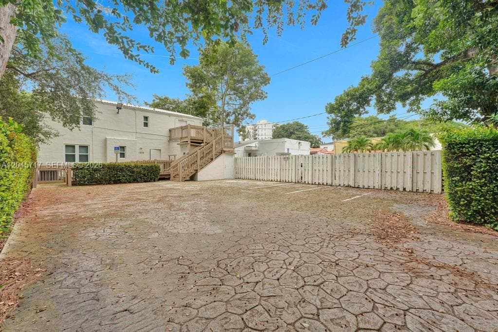 1225 Alton Rd, Miami Beach FL 33139 photo 4