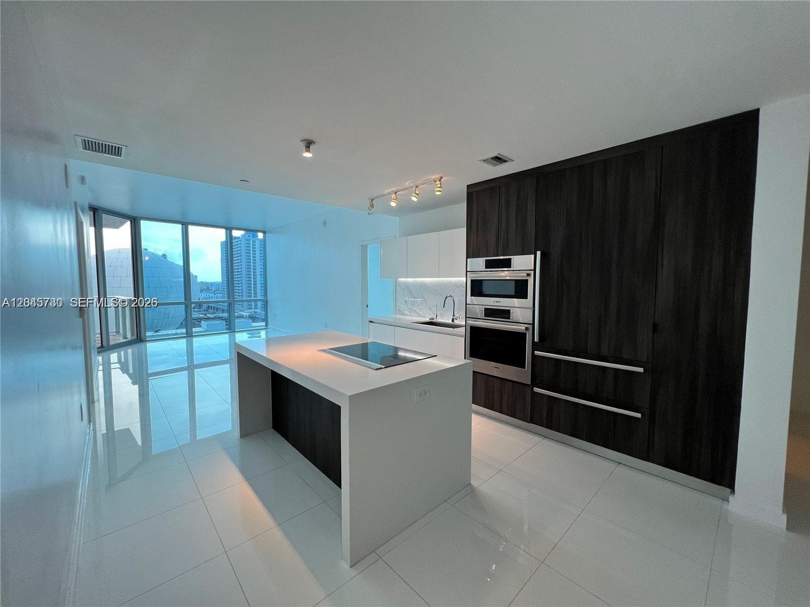 851 NE 1st Ave # 1208, Miami FL 33132 photo 3