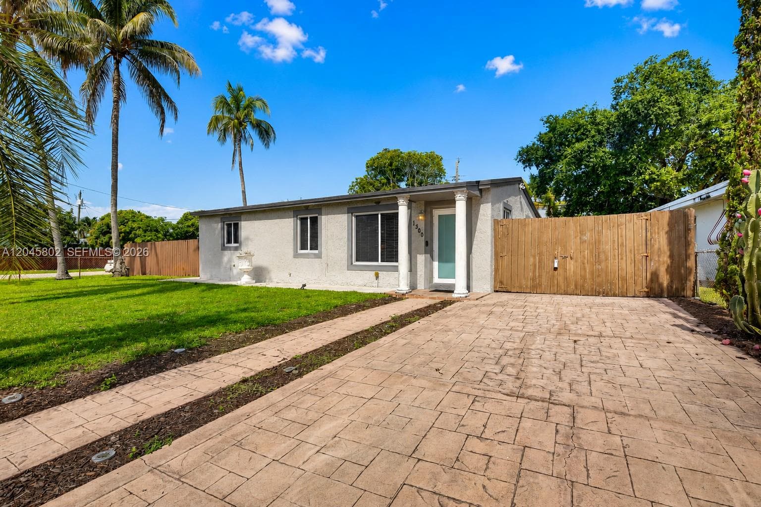 1300 N 70th Ter, Hollywood FL 33024 photo 4