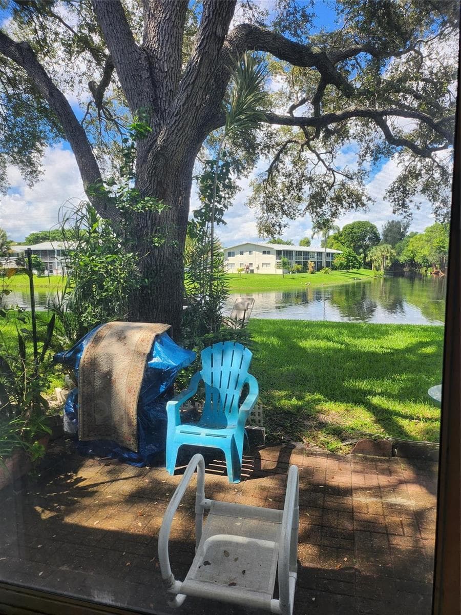 104 Westbury E, Deerfield Beach FL 33442 photo 2