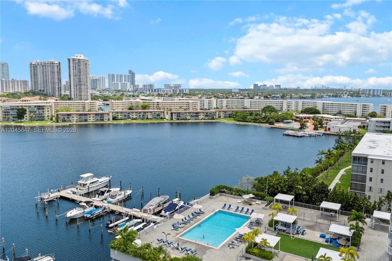 18071 Biscayne Blvd # 1404, Aventura FL 33160 photo 2
