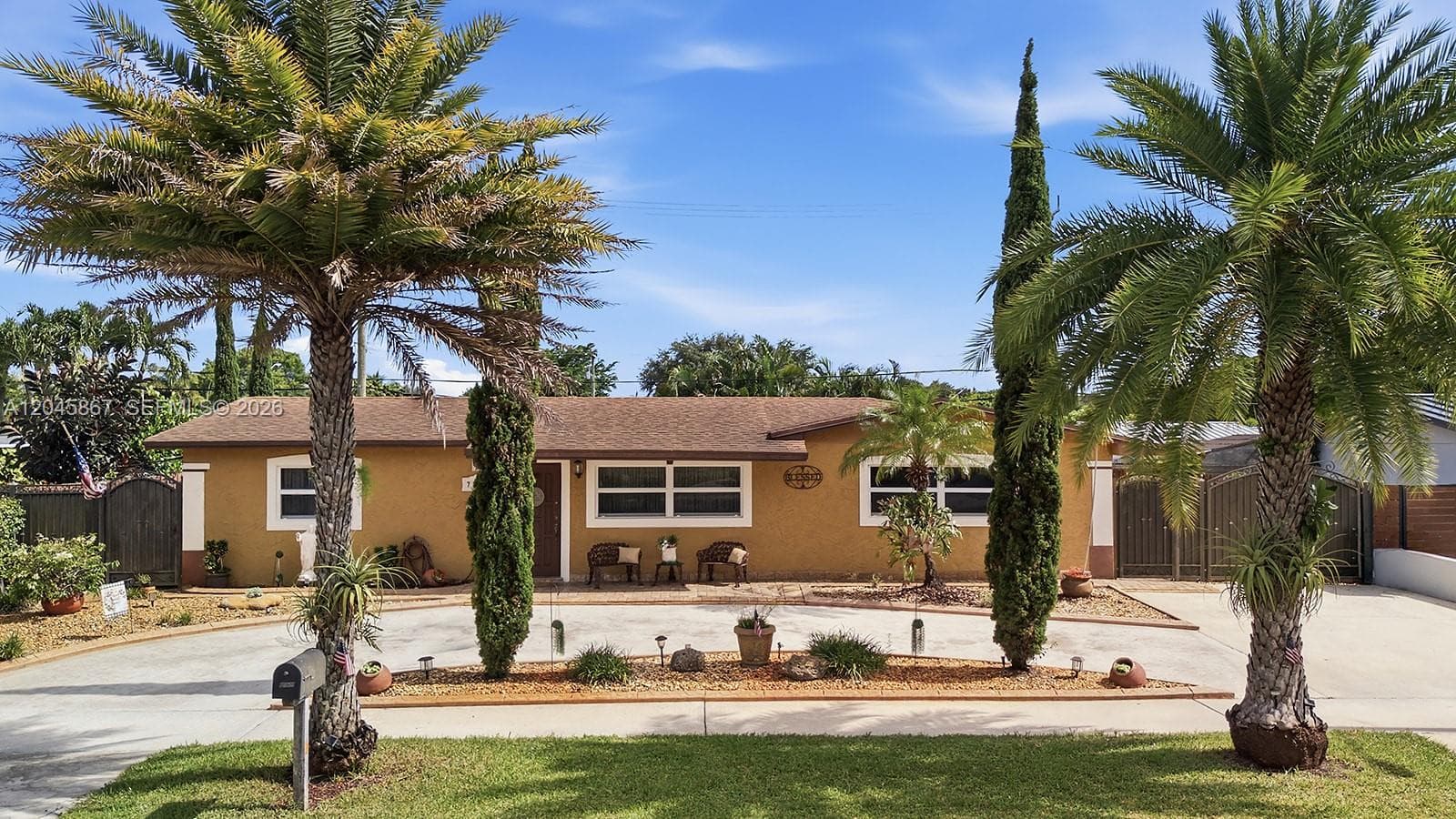 7858 NW 171st St, Hialeah FL 33015 photo 3