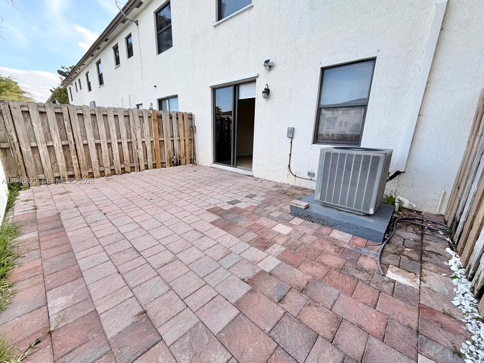 8965 NW 98th Ave, Doral FL 33178 photo 4