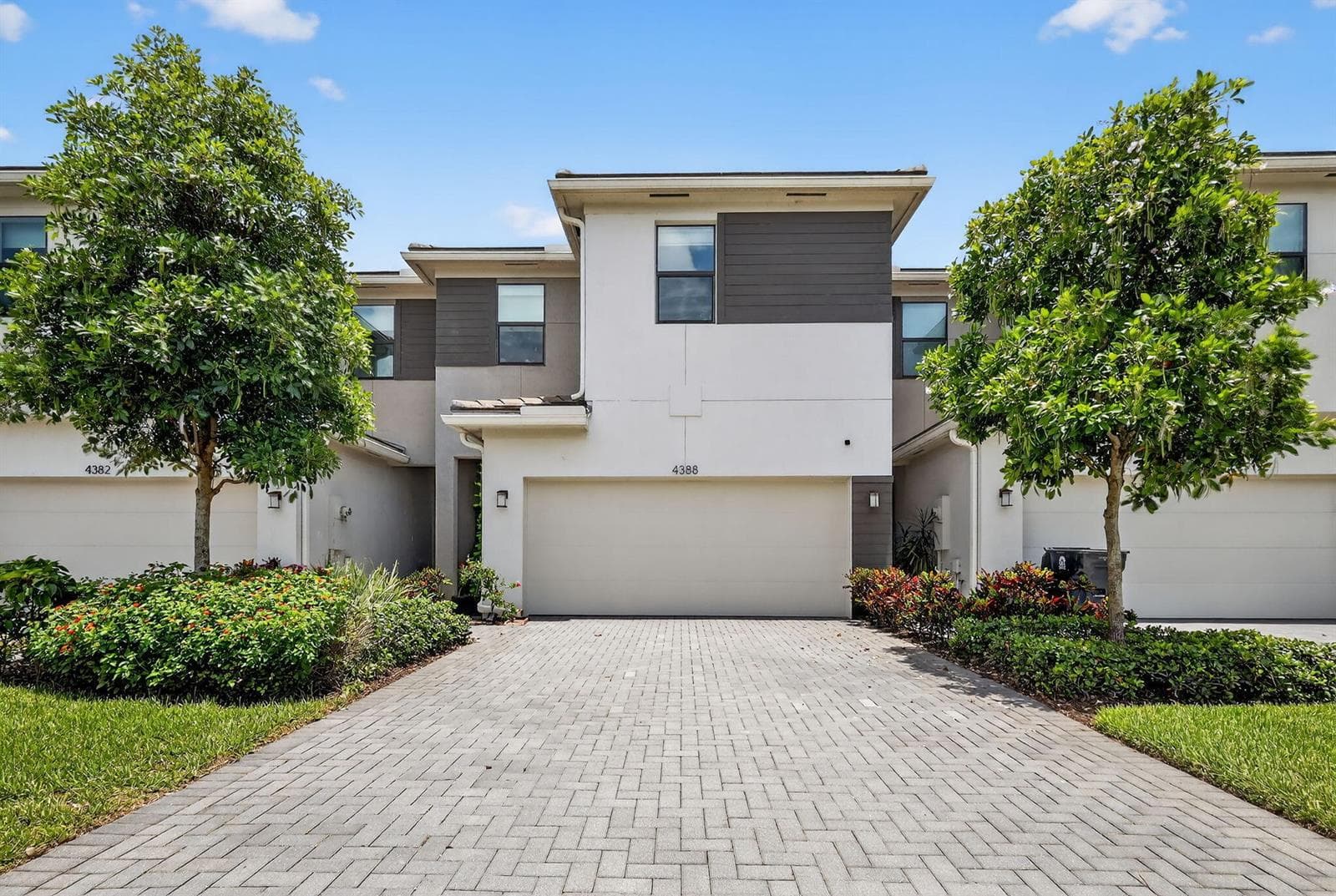 4388 Serpens Lane, Lake Worth FL 33467 photo 2