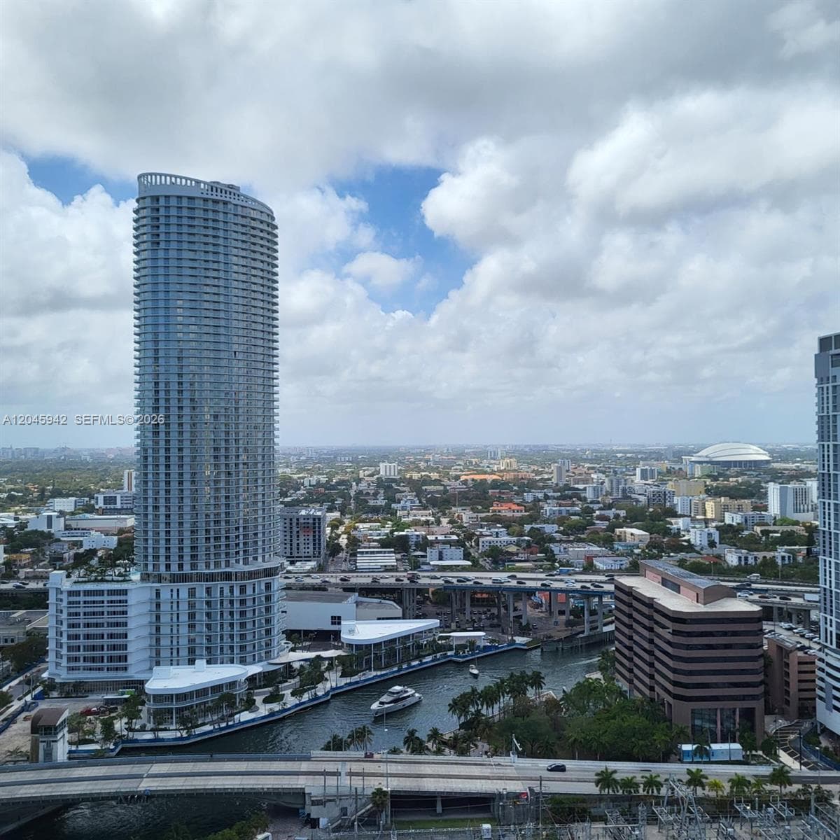 92 SW 3rd St # 3207, Miami FL 33130 photo 2