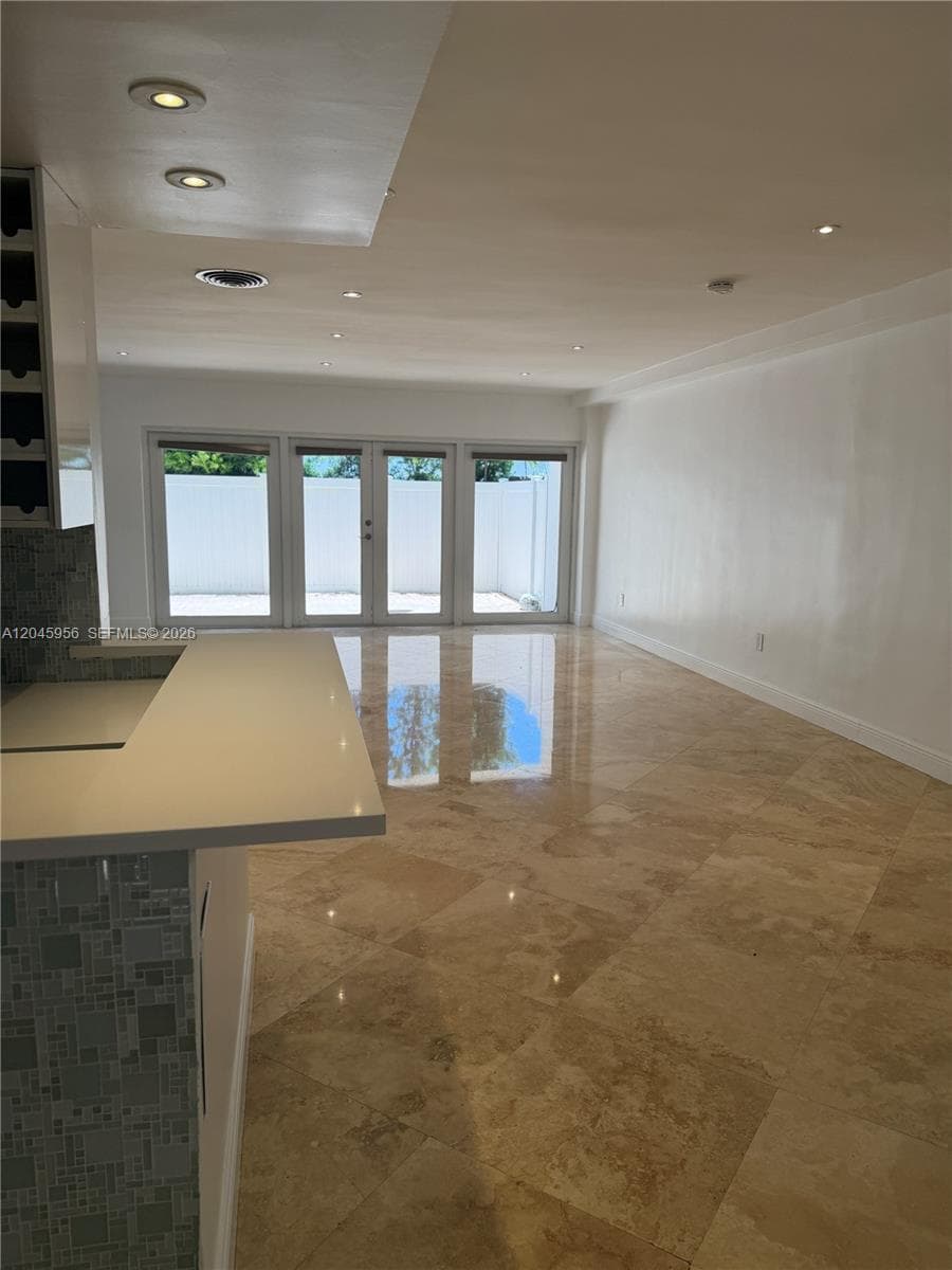 7312 Gary Ave, Miami Beach FL 33141 photo 2