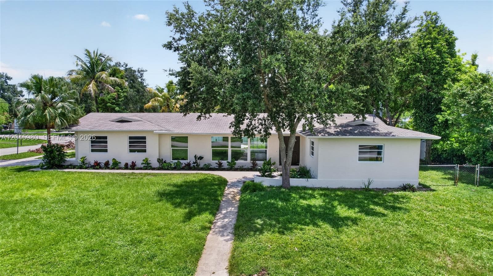 7040 NW 8th Ct, Plantation FL 33317