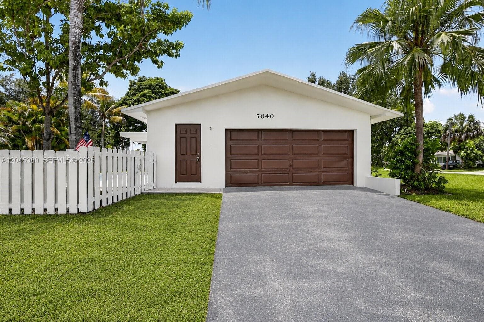 7040 NW 8th Ct, Plantation FL 33317 photo 4