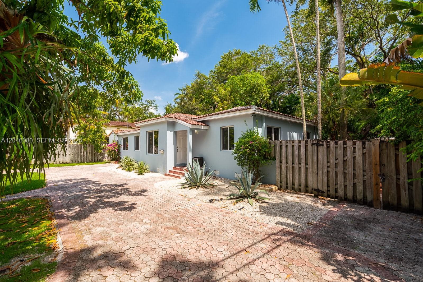 2215 Tequesta Ln, Miami FL 33133 photo 2