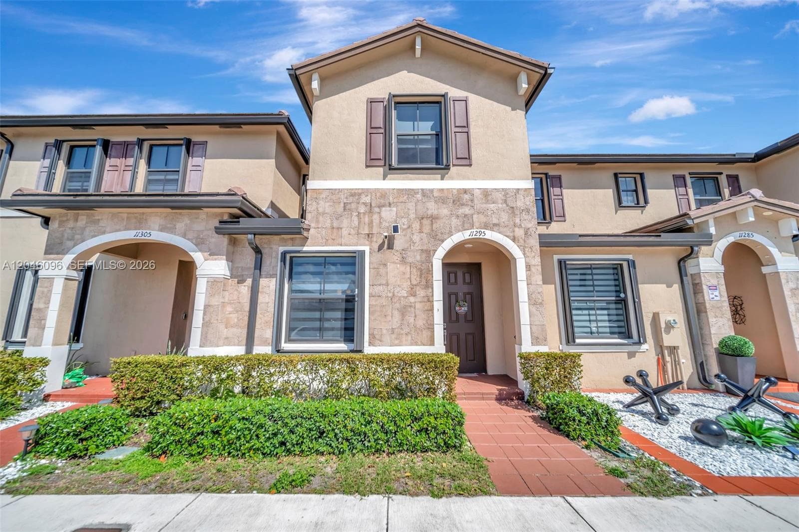 11295 W 34th Way, Hialeah FL 33018 photo 2