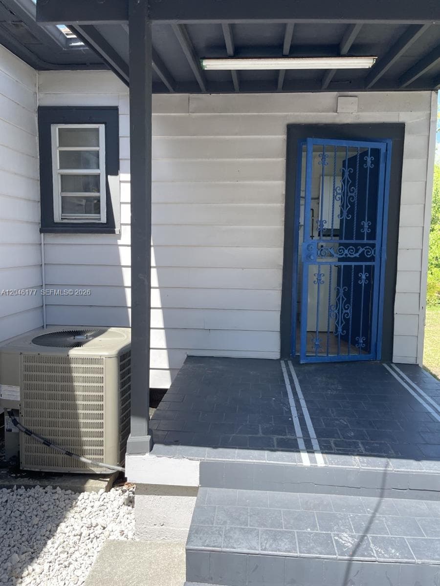 3665 SW 15th St, Miami FL 33145 photo 4