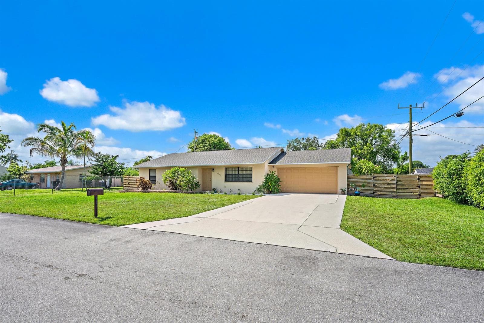 9090 Palladium Place, Lake Worth FL 33467 photo 2