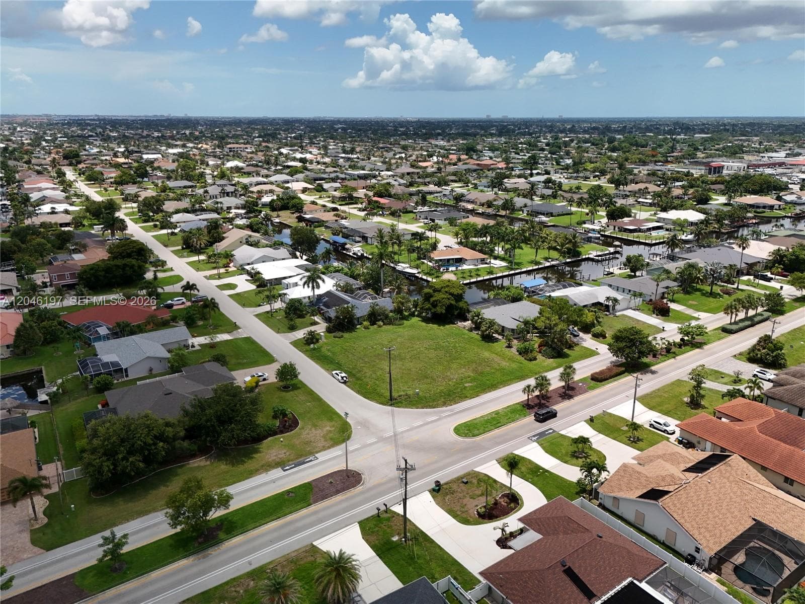 2014 EVEREST PKWY, Cape Coral FL 33904 photo 2