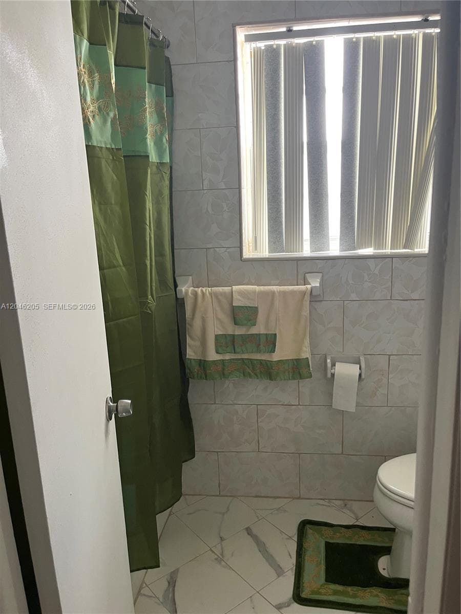 19821 NE 13th Ct # 1, Miami, FL 33179 photo 5