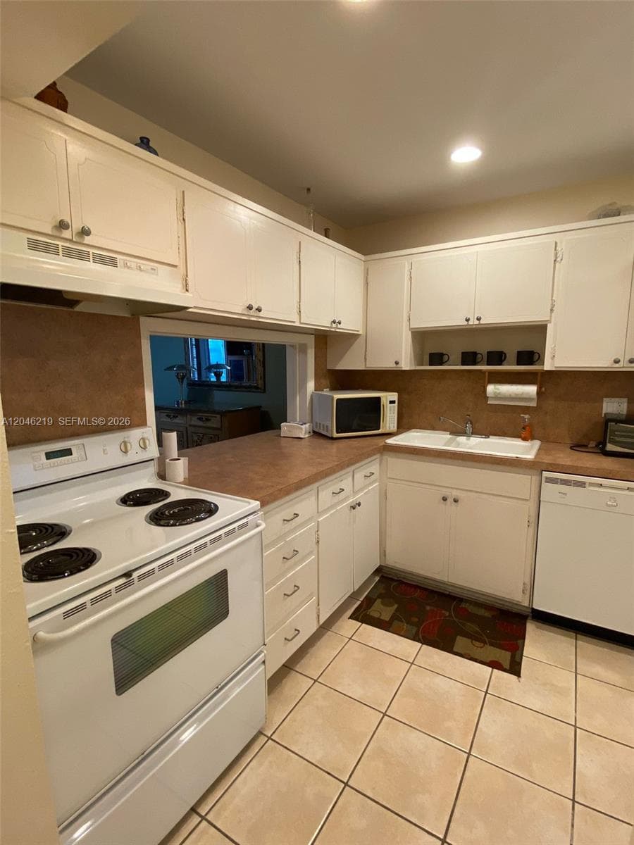 330 SE 2nd St # 403F, Hallandale Beach FL 33009 photo 3