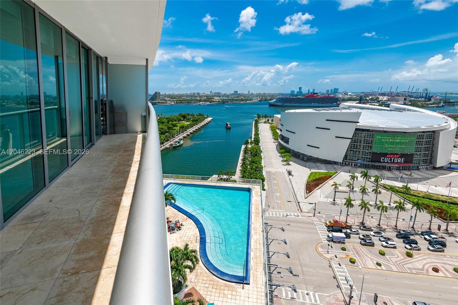 888 Biscayne Blvd # 2002, Miami FL 33132 photo 3