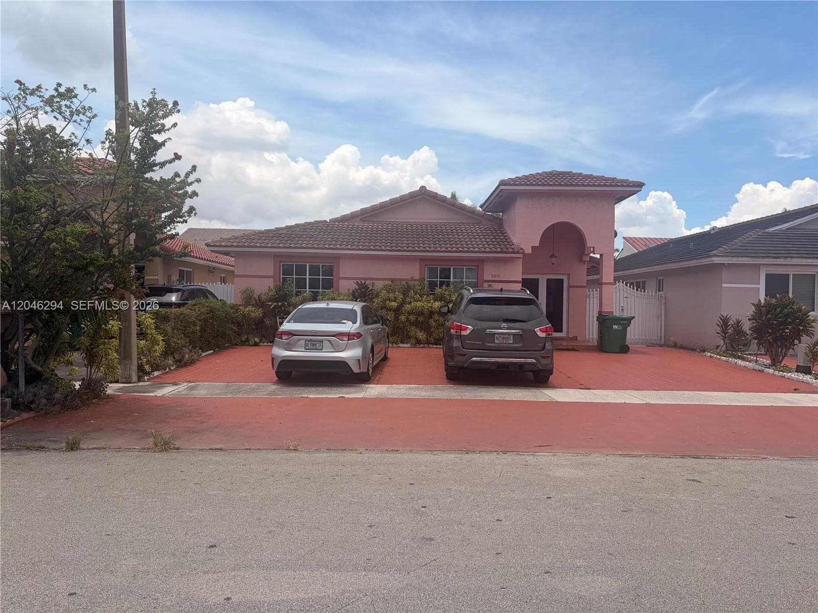 8814 NW 109th Ter, Hialeah Gardens FL 33018 photo 2