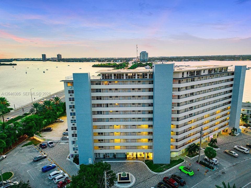 7904 West Dr # 214, North Bay Village FL 33141