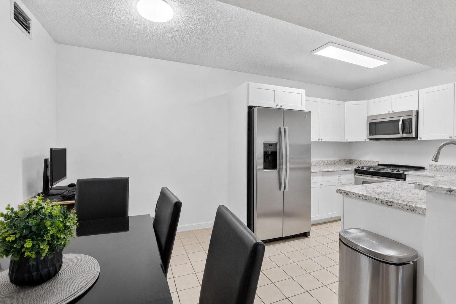 300 Palm Circle W # 106, Pembroke Pines FL 33025 photo 4
