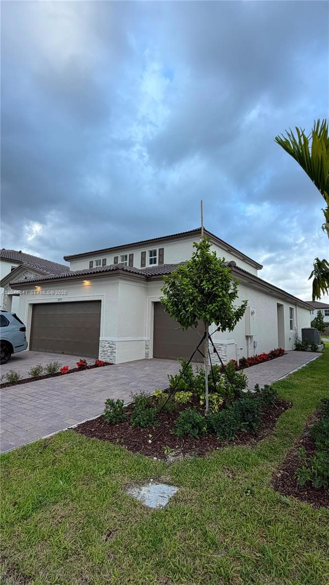 2475 SE 29th Dr, Homestead FL 33035 photo 2