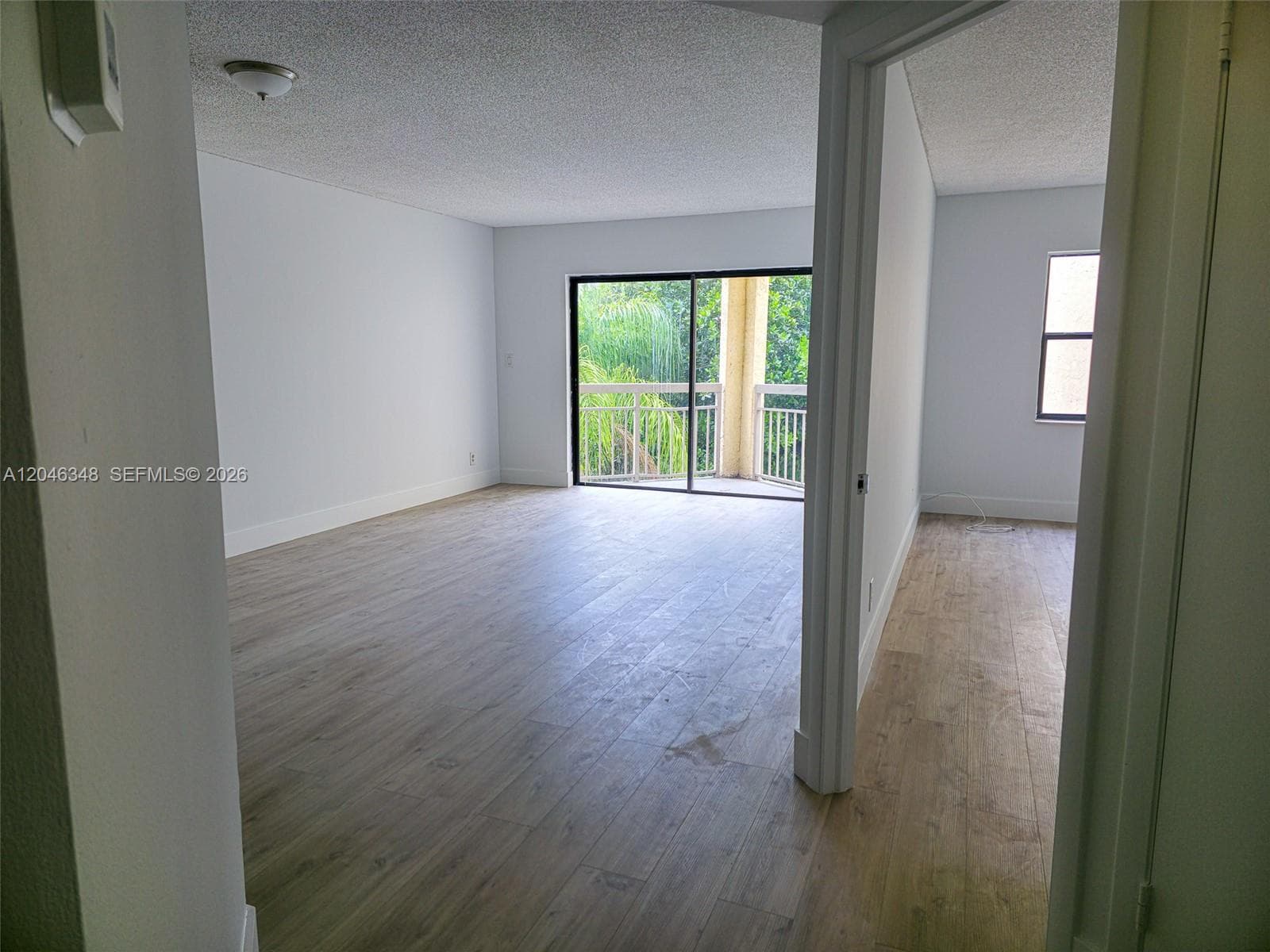 8290 Lake Dr # 422, Doral FL 33166 photo 2