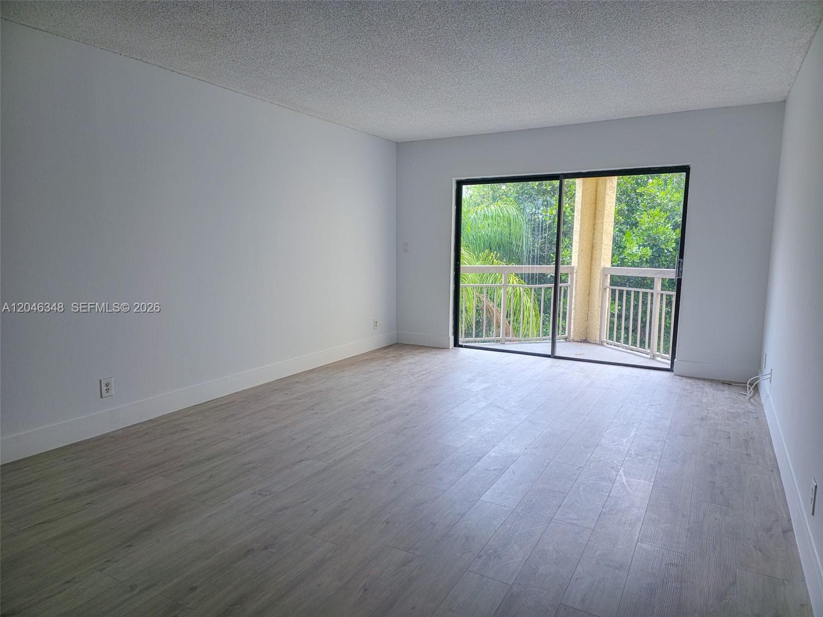 8290 Lake Dr # 422, Doral FL 33166 photo 3
