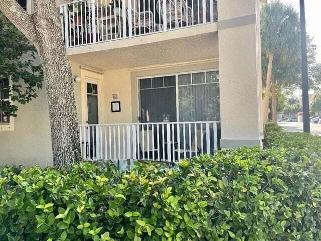 4736 Chancellor Drive # 13, Jupiter FL 33458 photo 2