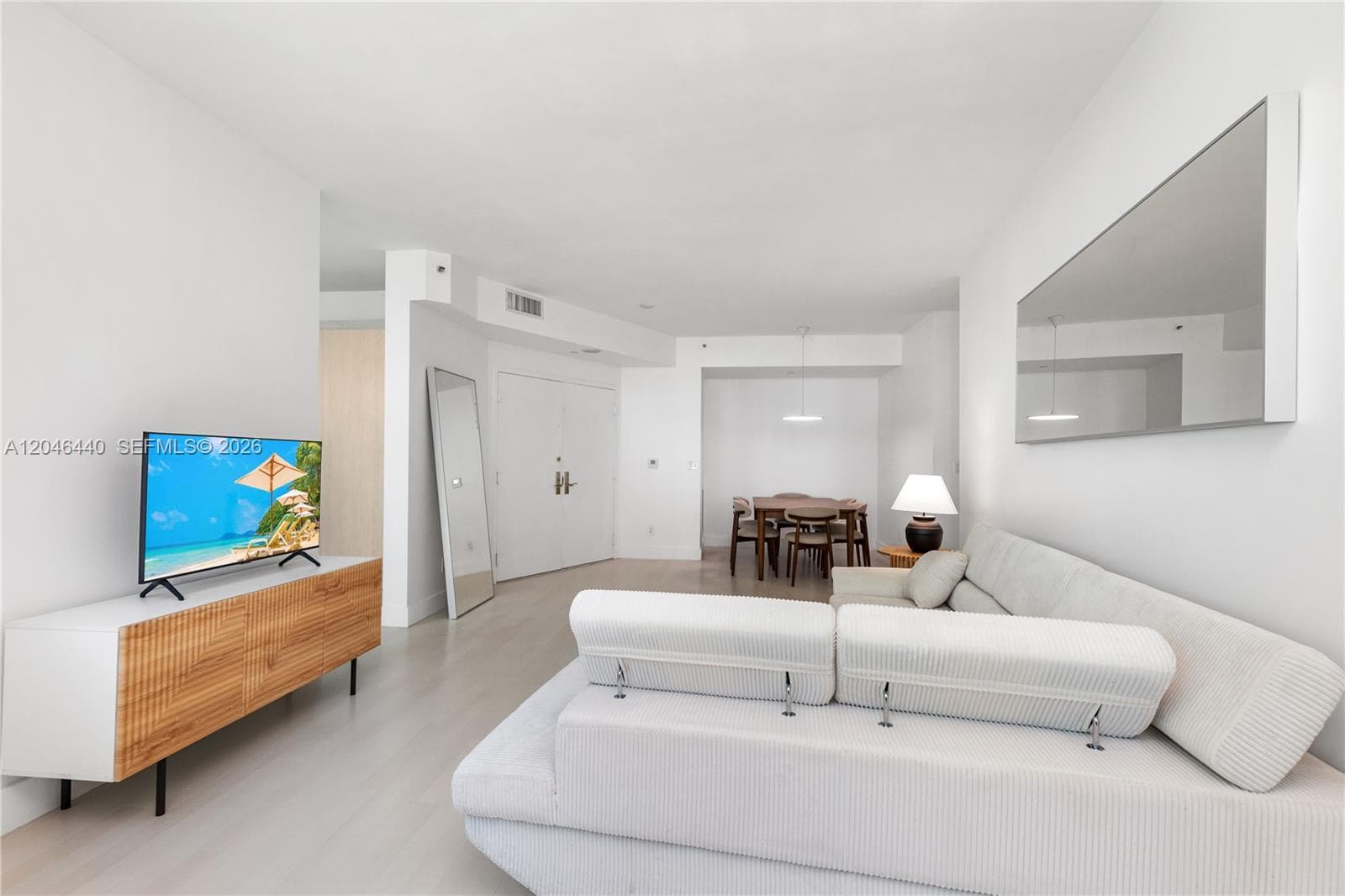 300 S Pointe Dr # 907, Miami Beach FL 33139 photo 2