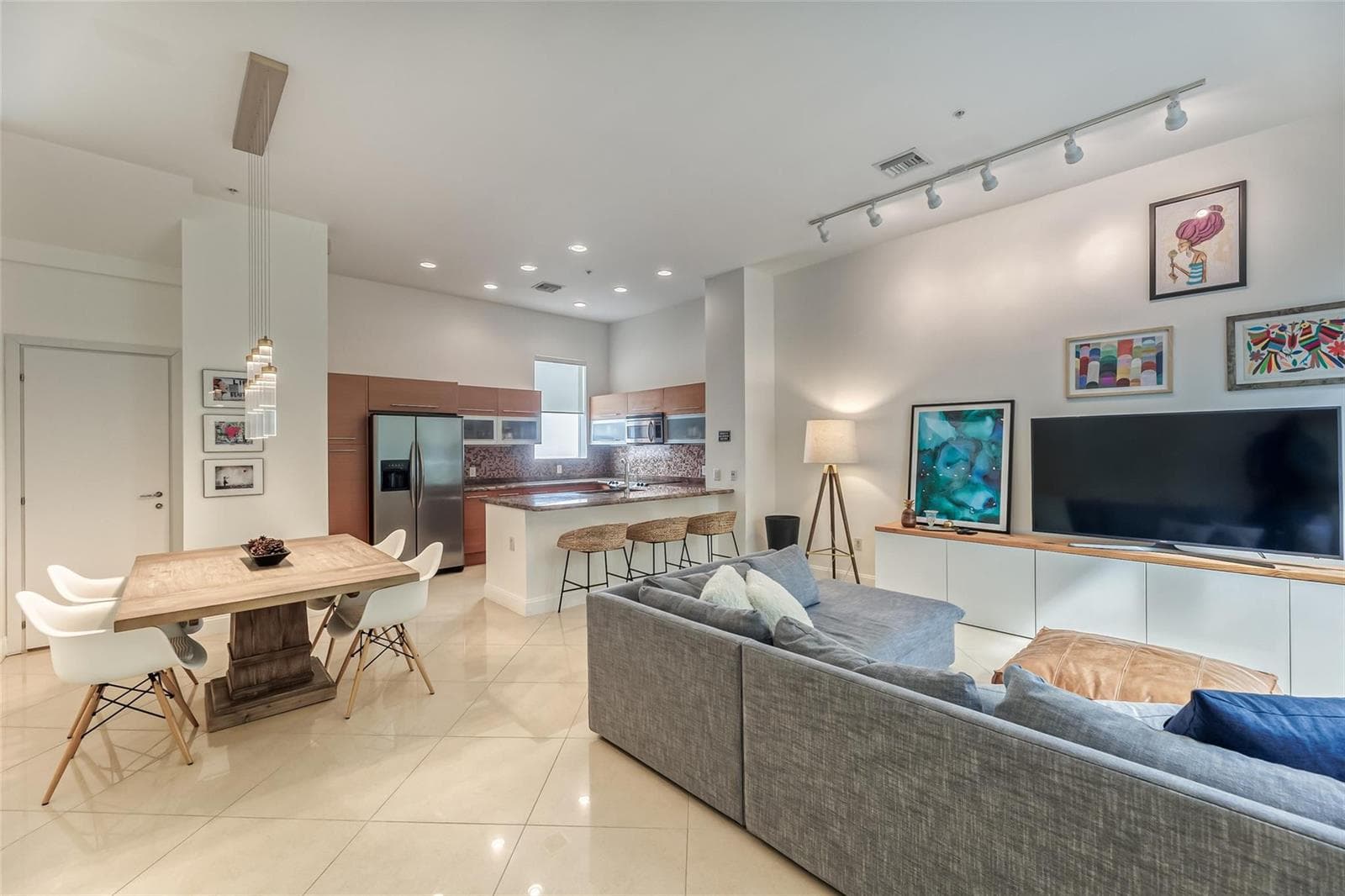 727 NE 4th Avenue, Fort Lauderdale, FL 33304 photo 5