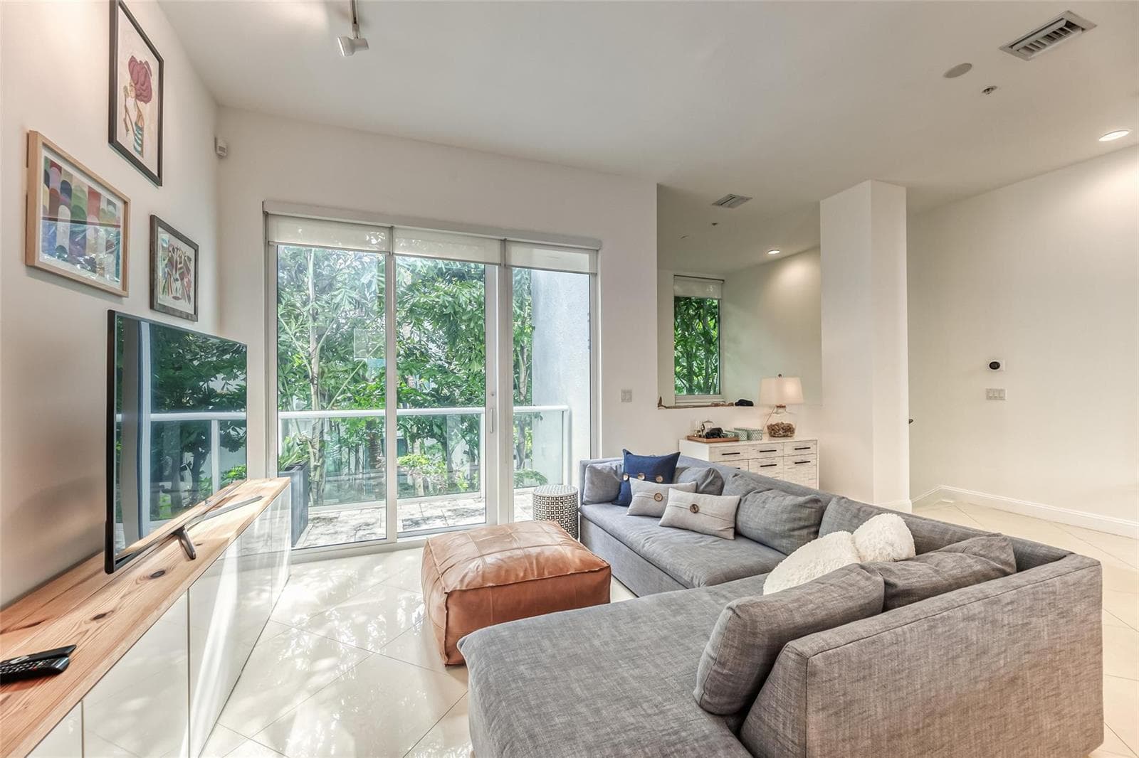 727 NE 4th Avenue, Fort Lauderdale, FL 33304 photo 4