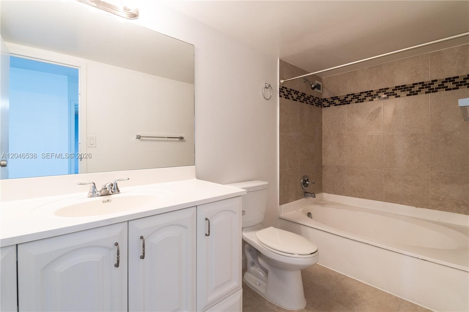 1000 Parkview Dr # 302, Hallandale Beach FL 33009 photo 5