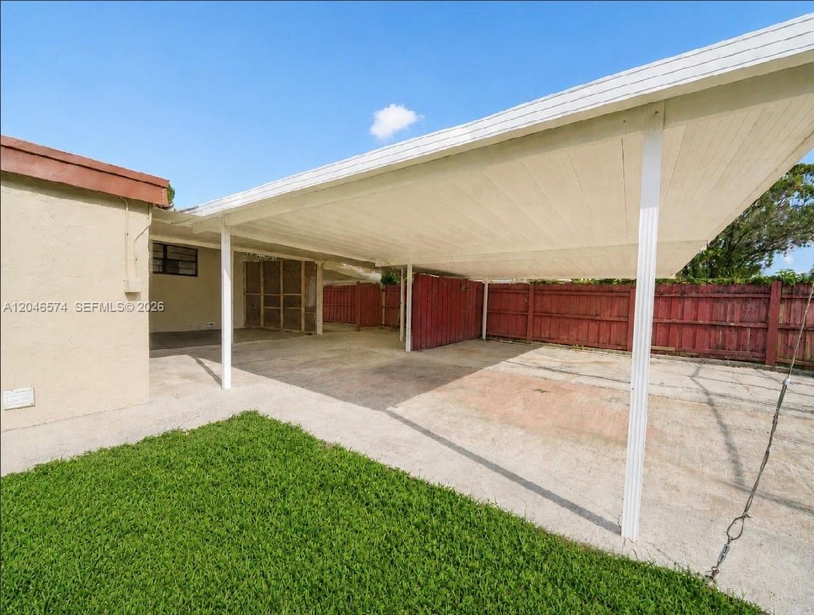 620 NW 182nd Ter, Miami Gardens FL 33169 photo 2